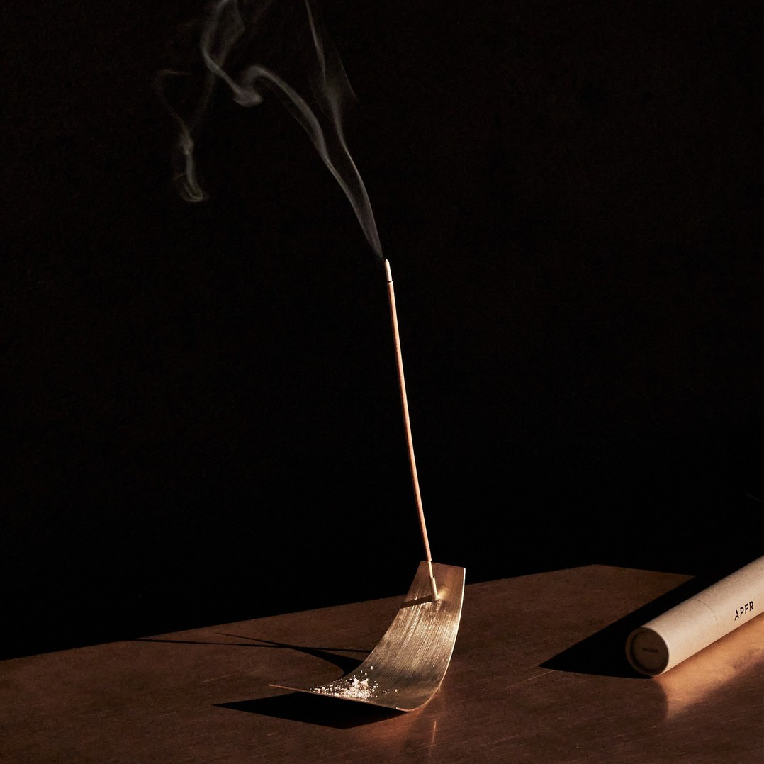 Brass Incense Stand by APFR インセンススタンド – THE PLANT SOCIETY Brass Incense Stand by APFR インセンススタンド – THE PLANT SOCIETY
