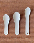 Chinese Spoon in Enamelled WHITE by SARO 琺瑯レンゲ ホワイト