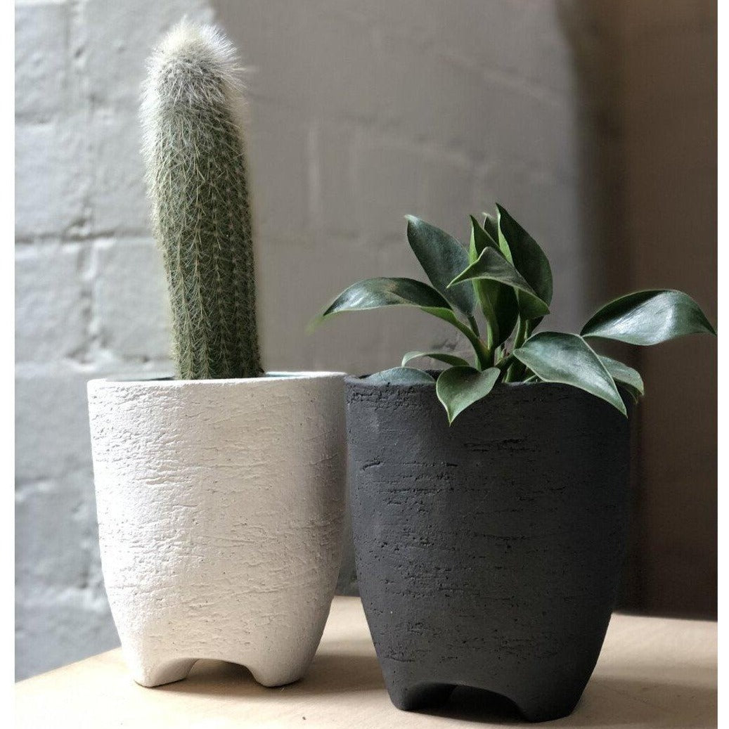 トールトライポッド プランター by Buzzby & Fang I 植木鉢 I プラント