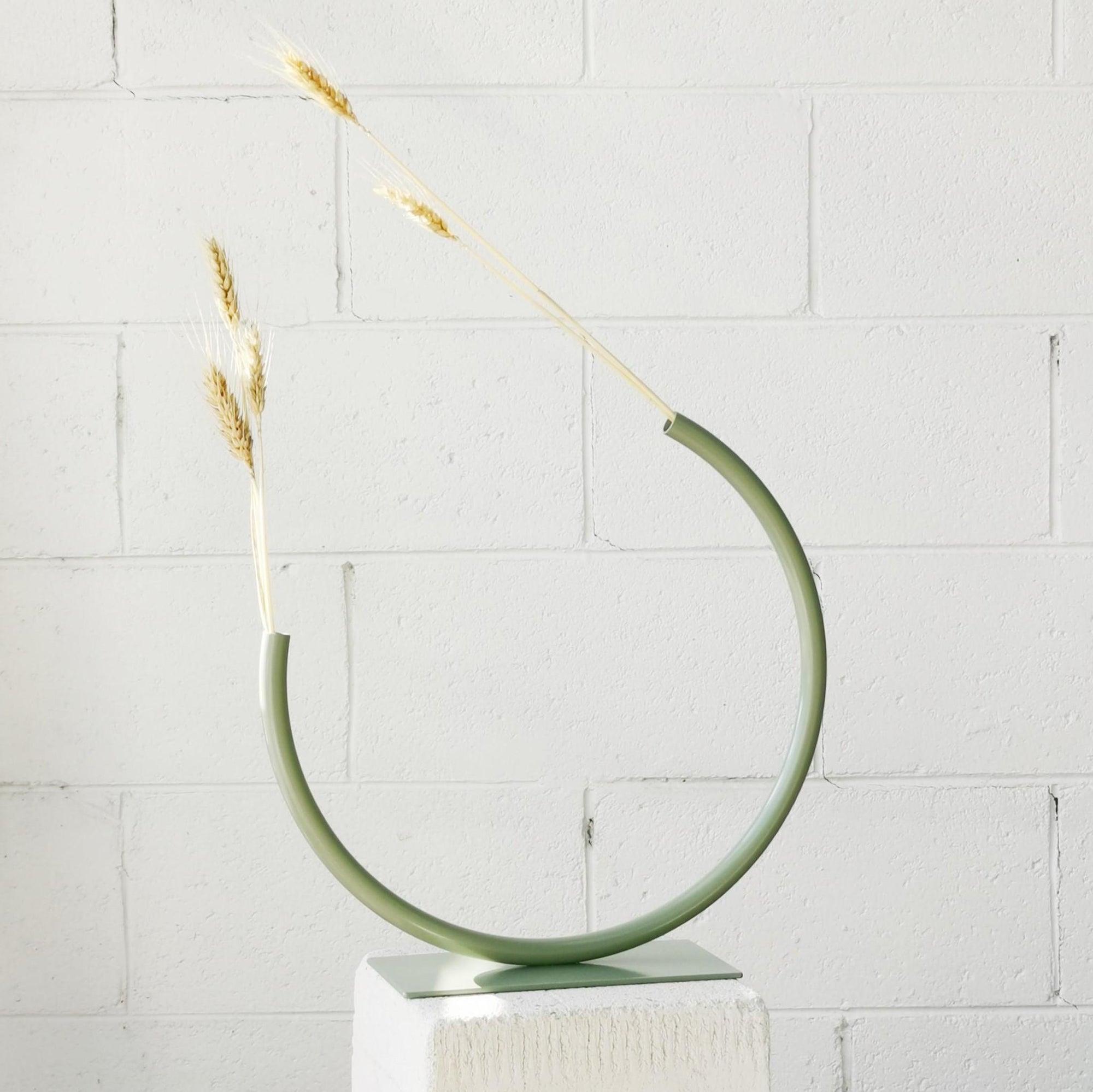 Edging Over Flower Vase Pale Eucalypt by Anna Varendorff エッジングオーバーフラワーベース