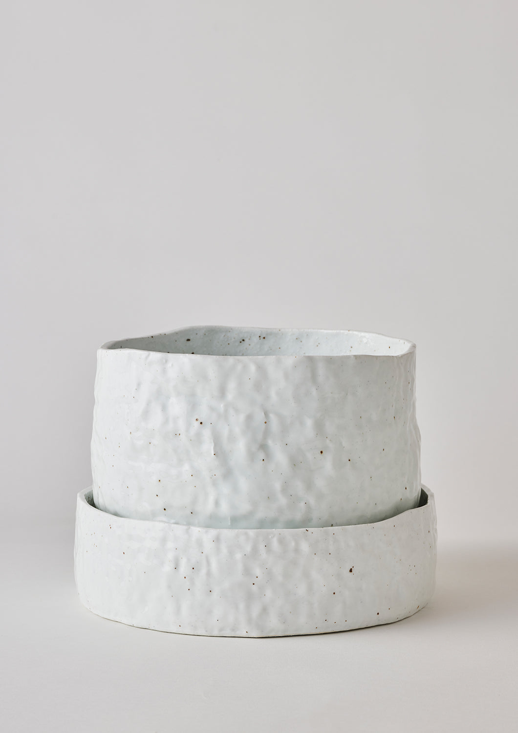 Speckled White Crackle Organic Planter in by Angus &amp; Celeste オーガニックプランター ホワイト