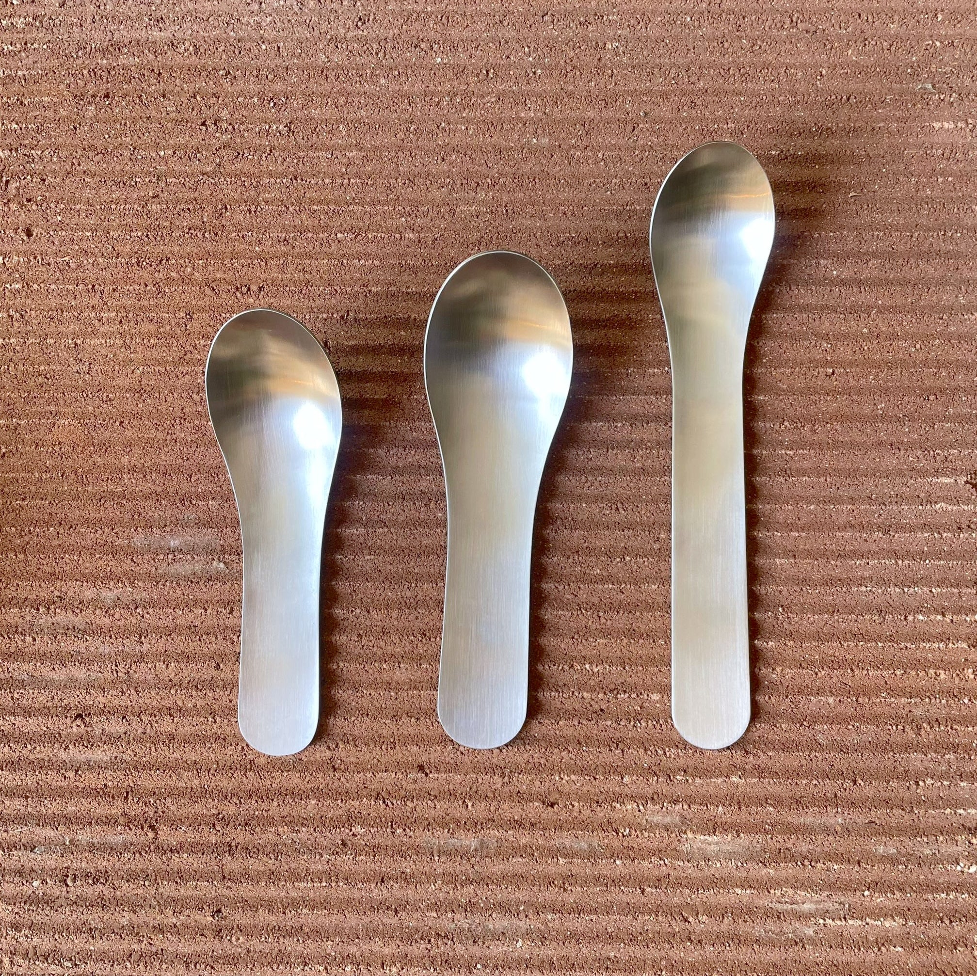 Chinese Spoon in Stainless Steel by SARO レンゲ ステンレス製 – THE