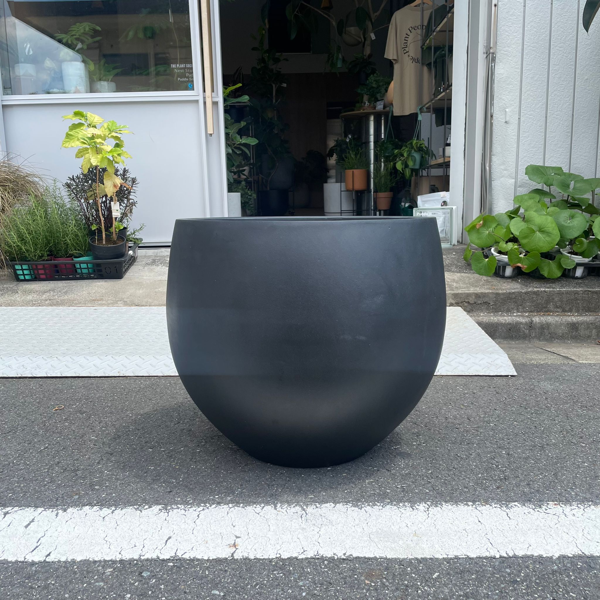 100%正規品 I セメントラウンドプランター 大きな植木鉢 プラント I 鉢・プランター