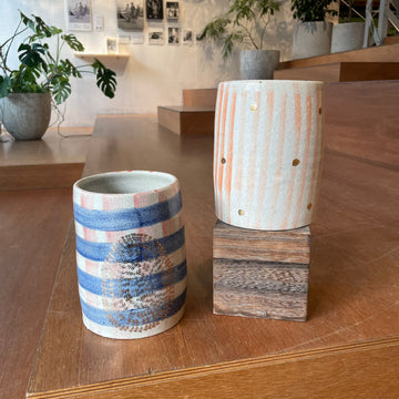 ラージ　フラワーベース by Bridget Bodenham