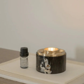 The Asteroid Oil Burner with Lavender essential oil & Australian beeswax candle by Addition Studio アストロイド オイルバーナーセット