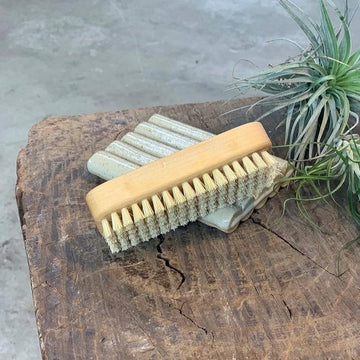 Wooden Gardener's Nail Brush - THE PLANT SOCIETY ONLINE OUTPOST