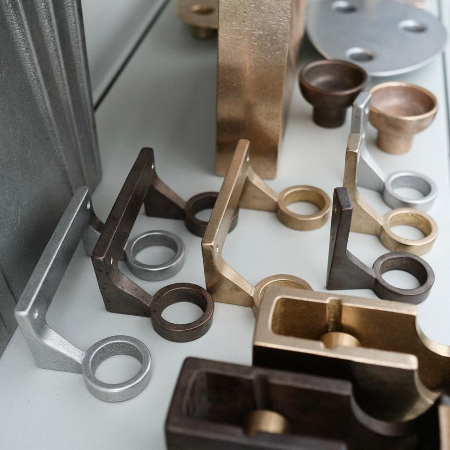 ソロ ボトルホルダー Brass by Henry Wilson