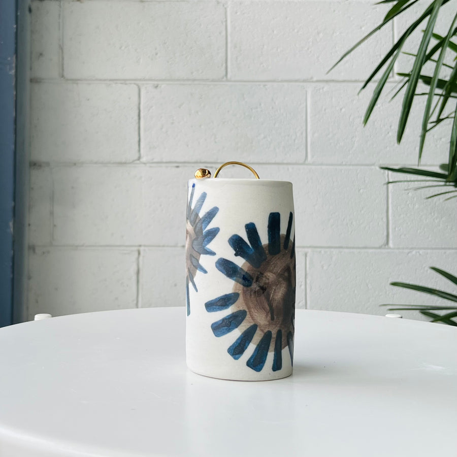 ウォールフラワーベース by Bridget Bodenham